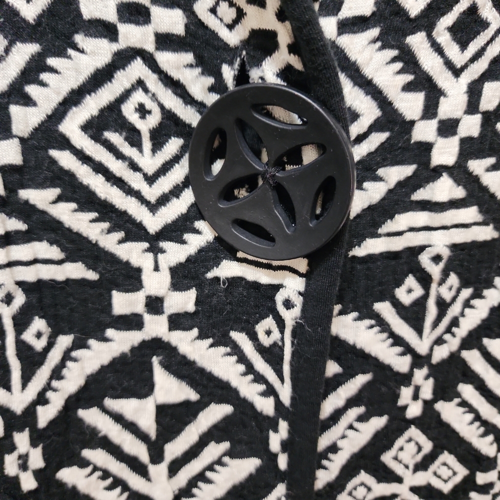T/O long sweater Aztec southwestern native black and white design woman's large - Picture 2 of 7